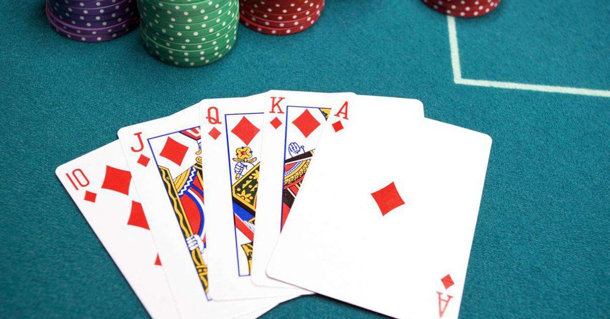 Full House Poker Là Gì? Bí Quyết Chinh Phục Bộ Bài Mạnh Mẽ image-1732811212135